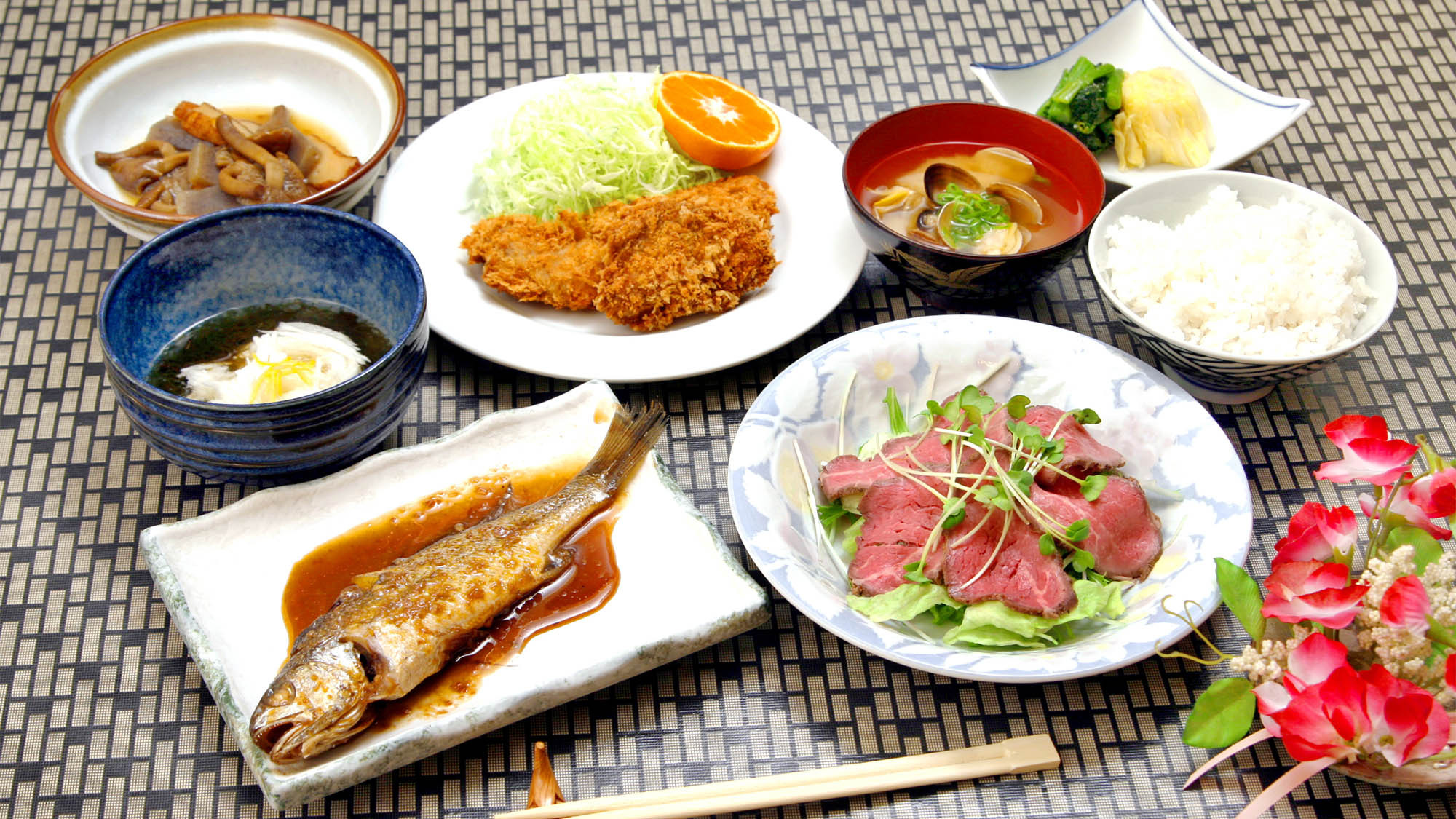 ・【夕食一例】季節や仕入れによってお出しする料理が変わります