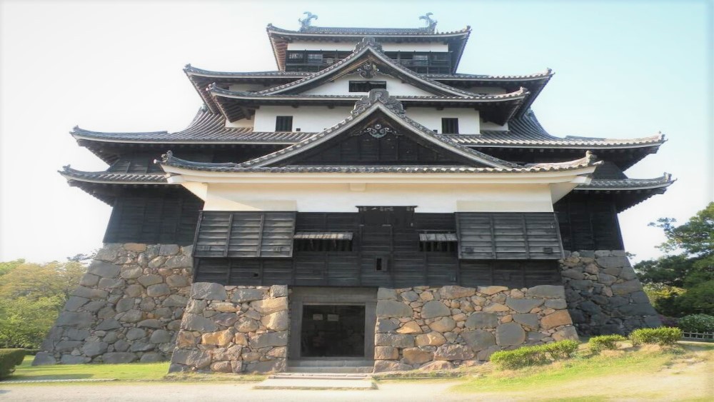 国宝松江城登閣券２割引当館より徒歩１０分！松江城天守閣をお得に満喫プラン