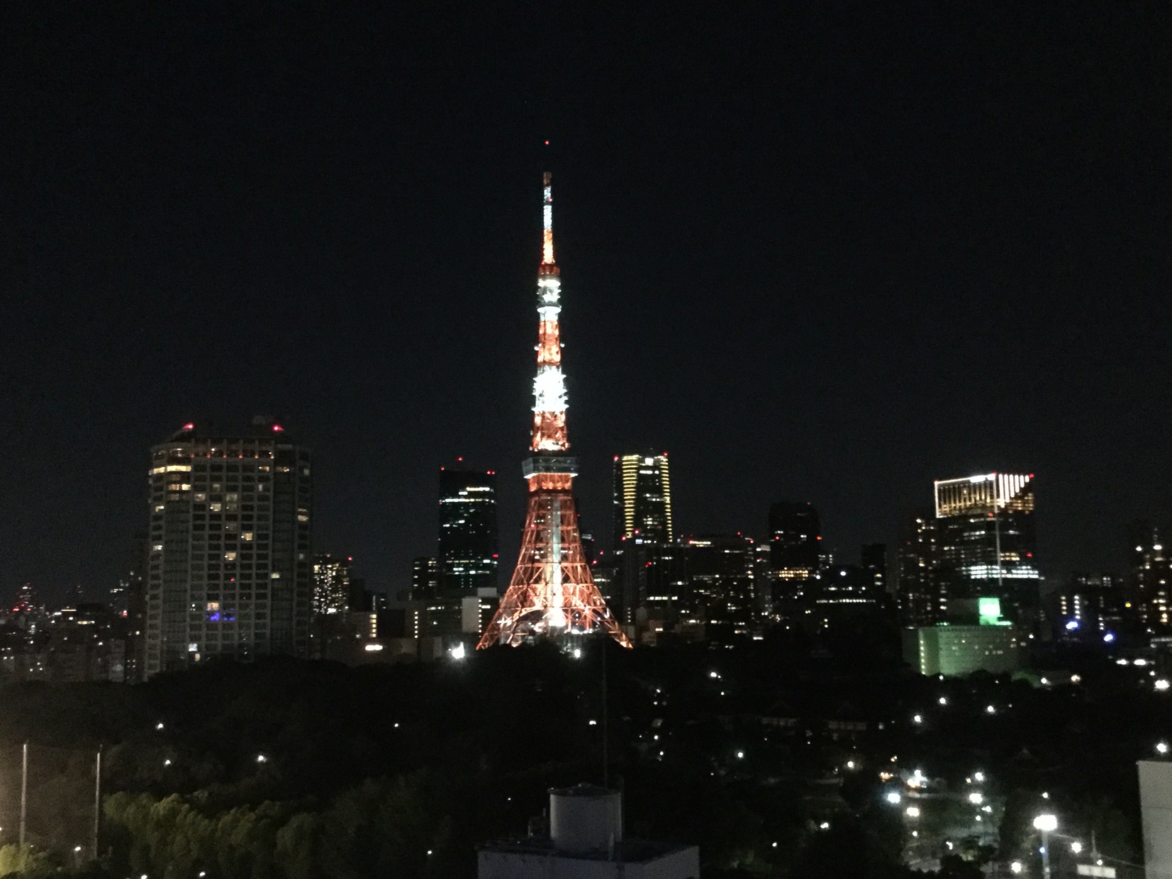 セミダブルルームからの夜景