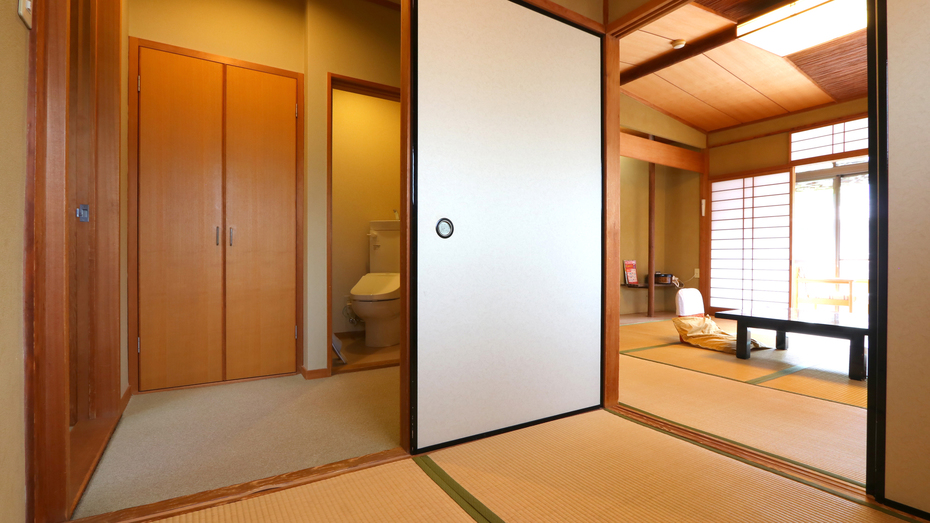 【1〜4名向け和室】洋式トイレ付きのお部屋です