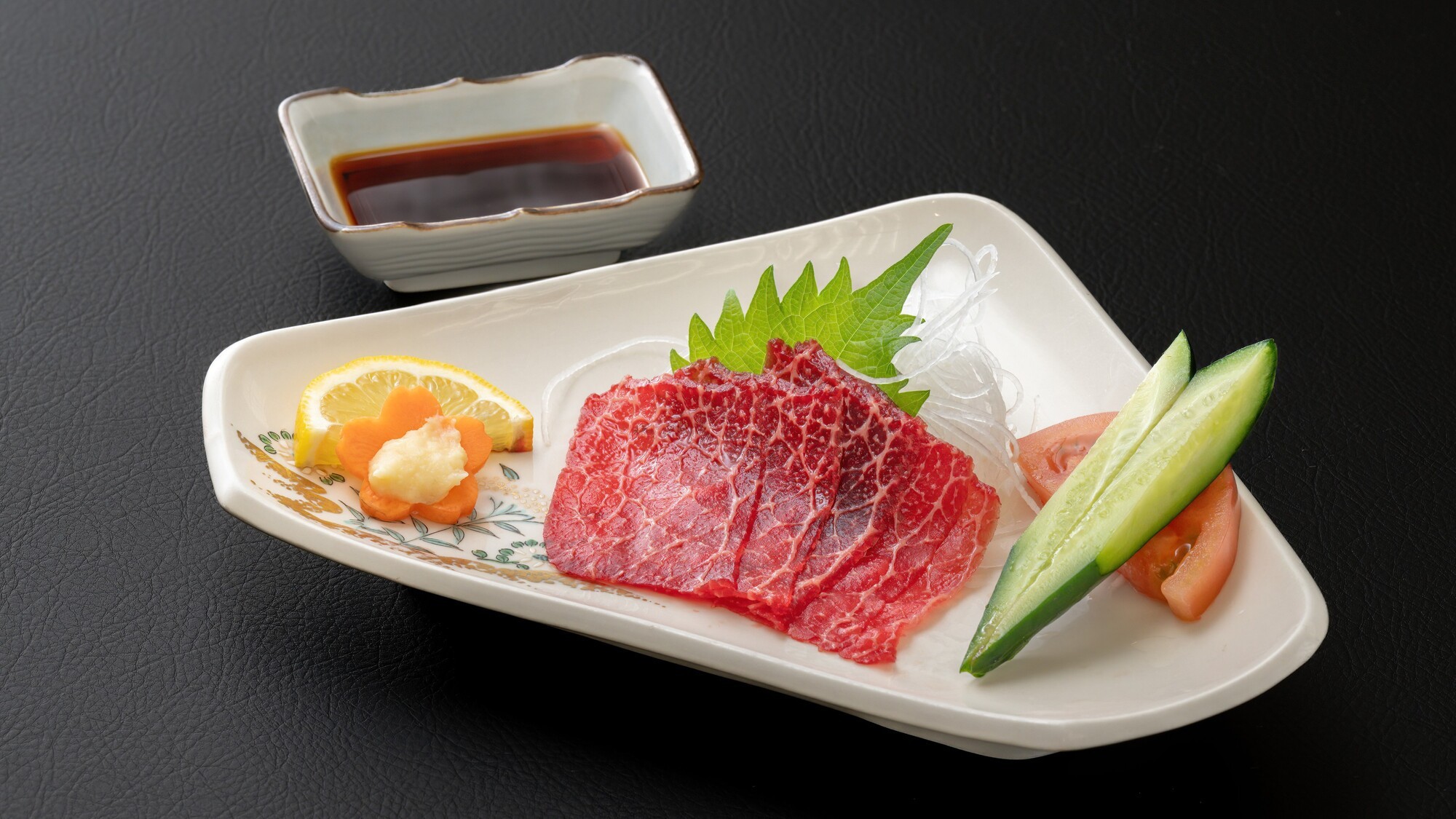 【一品料理】[鯨のお造り] 