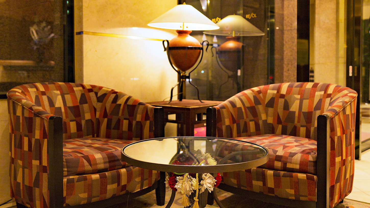 【ロビー】待ち合わせやチェックイン時に、ご利用ください。