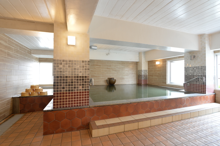 Iwakiyumoto Onsen Hotel Izumiya Ideally located in the Iwaki area, Iwakiyumoto Onsen Hotel Izumiya promises a relaxing and wonderful visit. The property offers a wide range of amenities and perks to ensure you have a great time. To 