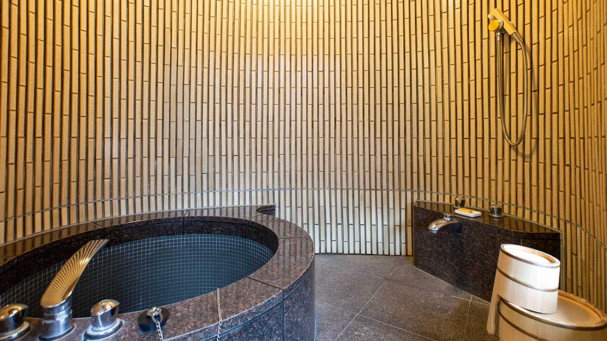 【特別和洋室】バスルーム・洗面台・トイレは完全独立型です。浴室も和をイメージした造りに。