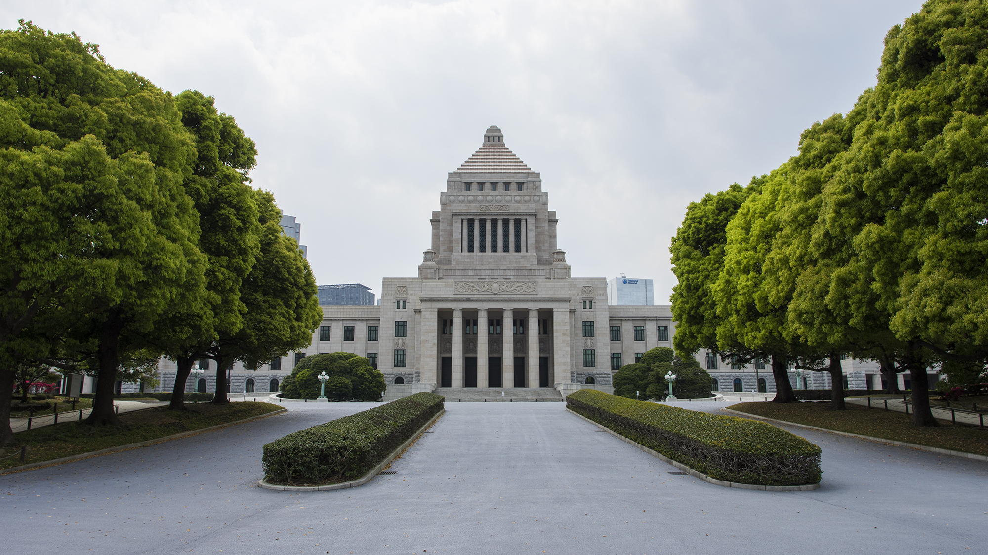 周辺観光国会議事堂（公共交通機関で約30分）