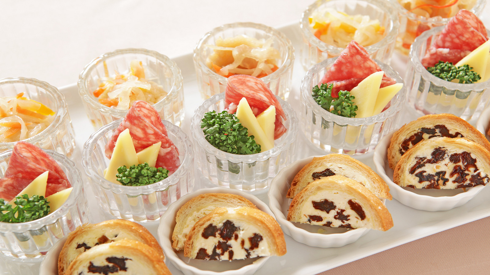 バラエティ豊かな朝食ブッフェ