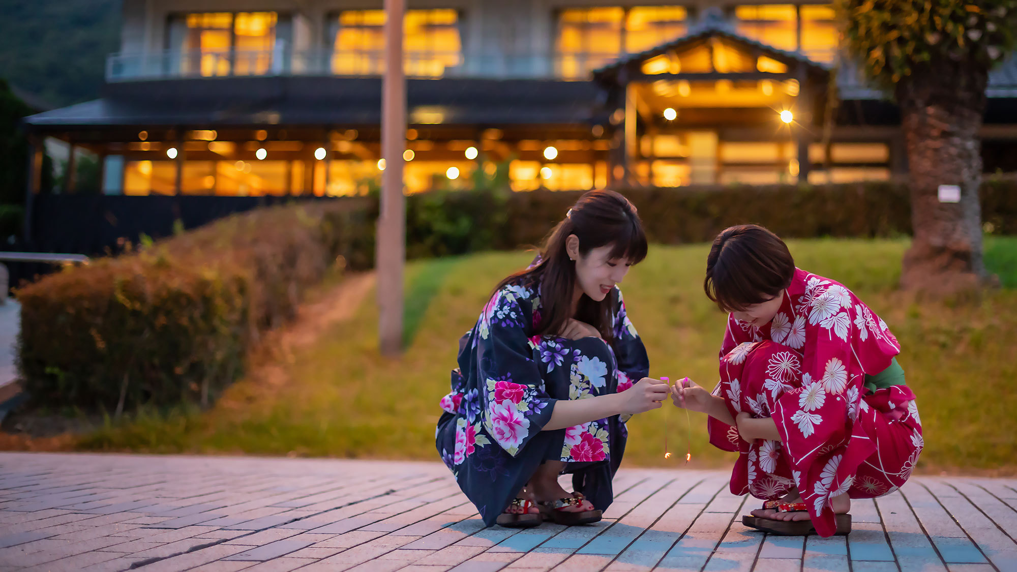 ビーチの前で花火