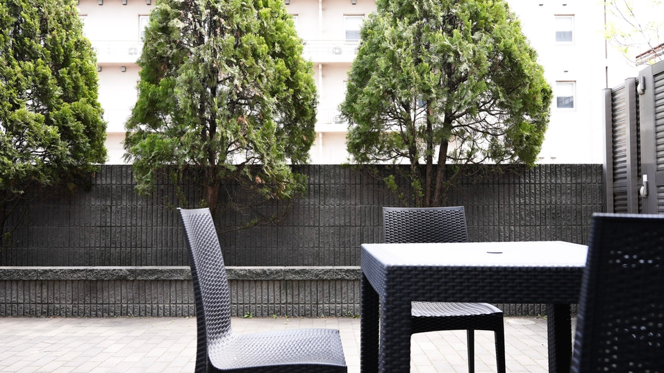 解放感のあるテラス席♪ご歓談にもご利用くださいませ