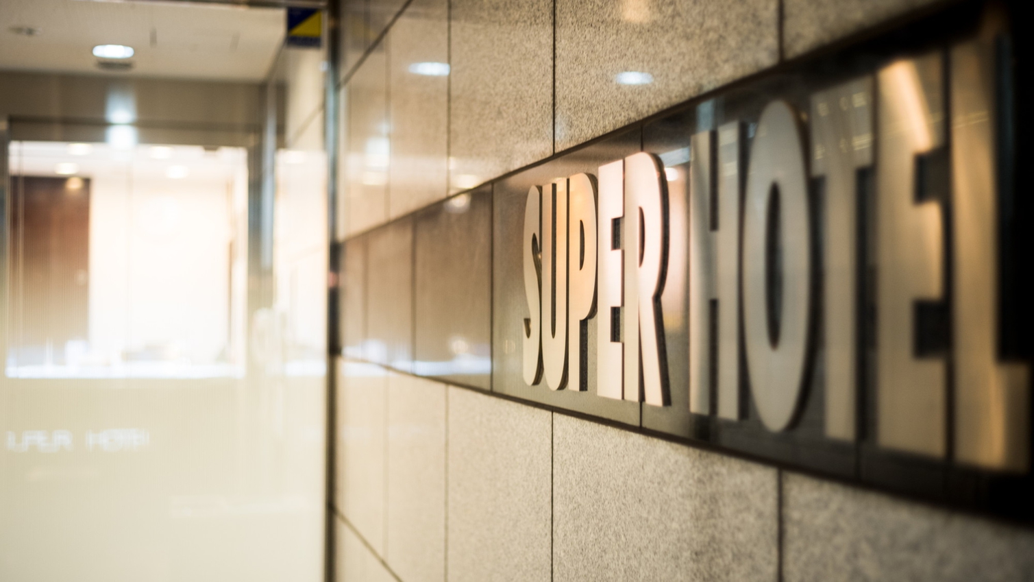 京町銀天街の中に入口がございます！