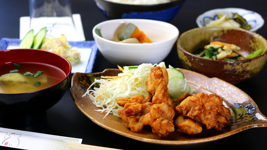 ボリューム満点の日替わり定食！