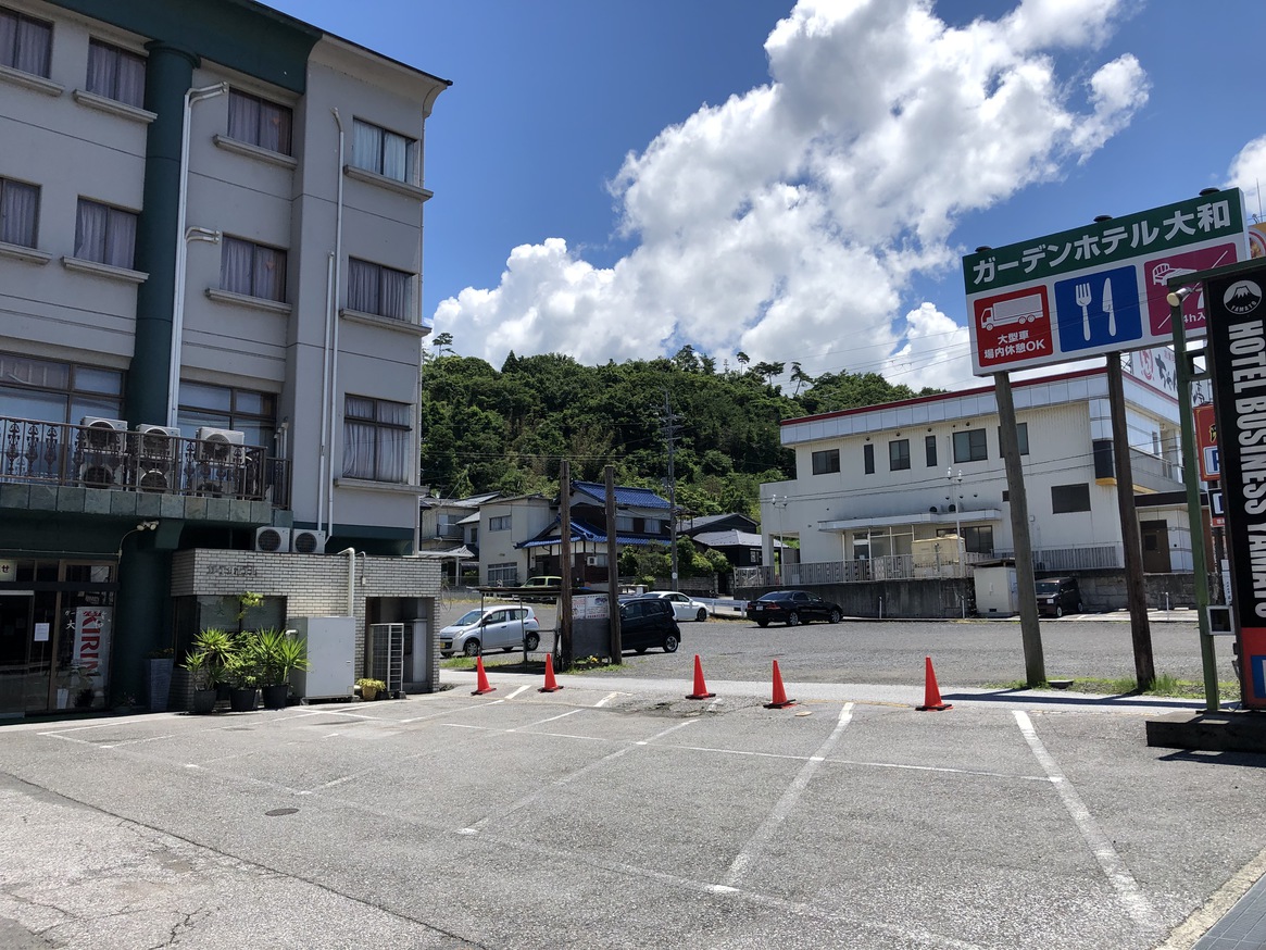 広い駐車場