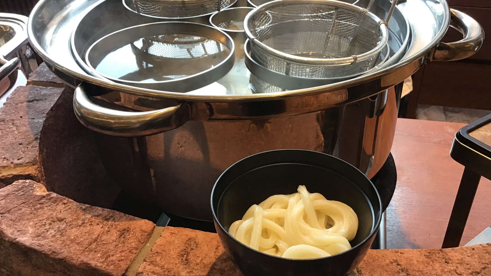 朝食バイキングうどん