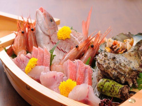 伊豆の名産、稲取漁港で水揚げされた金目鯛の姿煮、御飯の御替りをお願い！