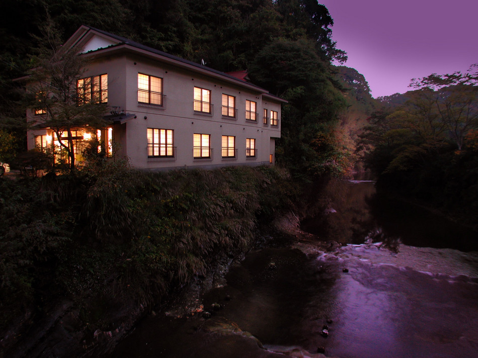 養老渓谷温泉郷　温泉旅館　川の家