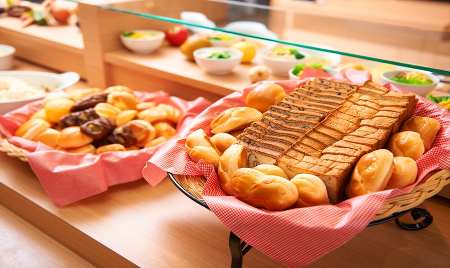 香り高いパンで至福の朝食を♪