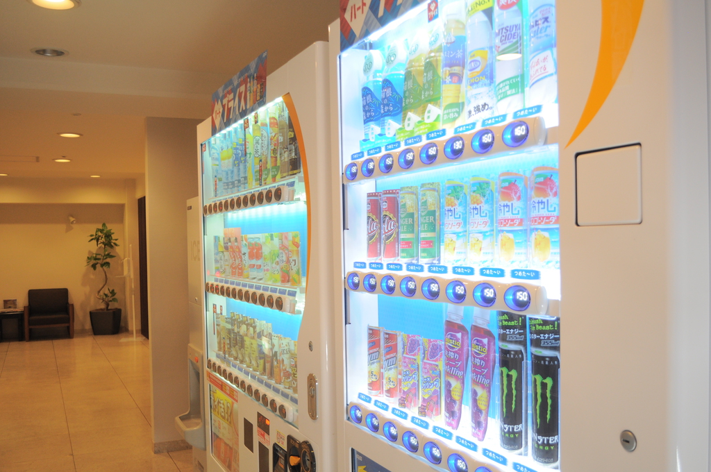 【ソフトドリンク自販機】