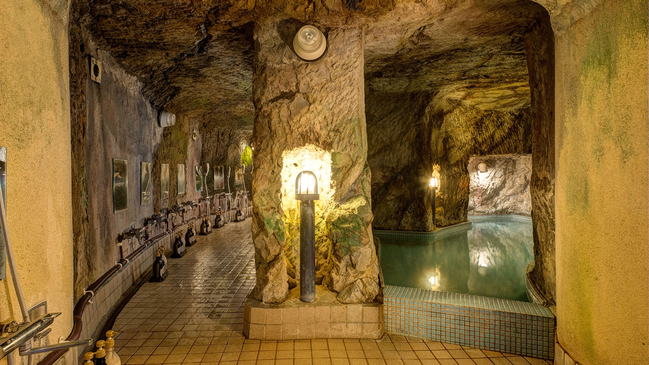 *【弁天洞窟風呂】江島神社のご祭神・弁財天をお祀りした、国内でも非常に珍しい洞窟のお風呂です。