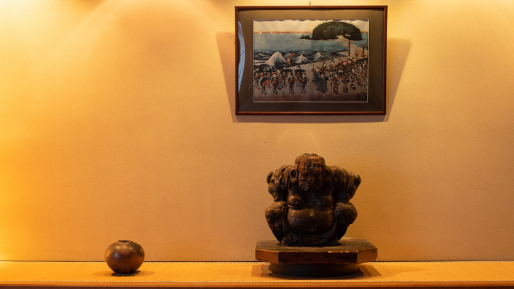 *【展示作品】江の島の歴史を伝える作品を、館内に展示しております。