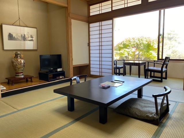 Iwaki Yumoto Onsen Kokoro Yawaragu Yado Iwaso The 3-star Iwaki Yumoto Onsen Iwaso offers comfort and convenience whether youre on business or holiday in Fukushima. Featuring a satisfying list of amenities, guests will find their stay at the prop
