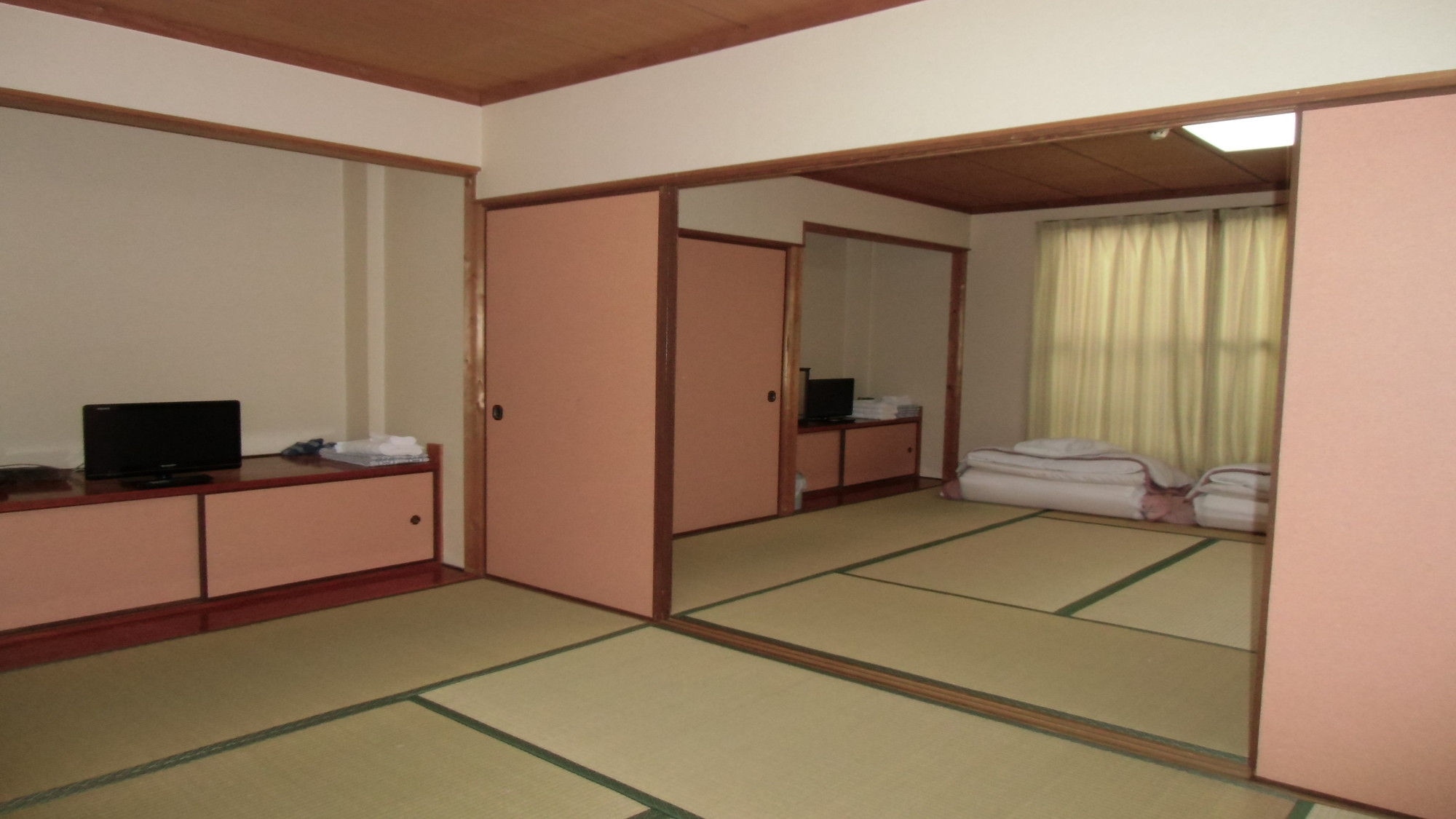 Business Ryokan Shofuku The 2-star Business Ryokan Shofuku offers comfort and convenience whether youre on business or holiday in Imabari. Offering a variety of facilities and services, the property provides all you need fo