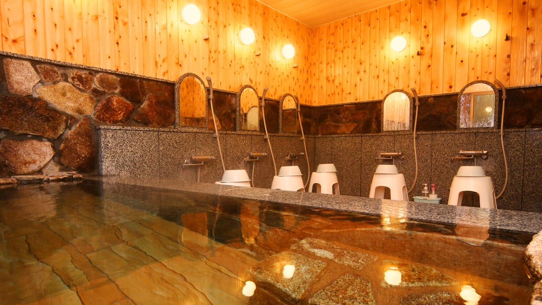 【風呂】ラジウム泉の大浴場。体を芯からあたため疲れをほぐします 