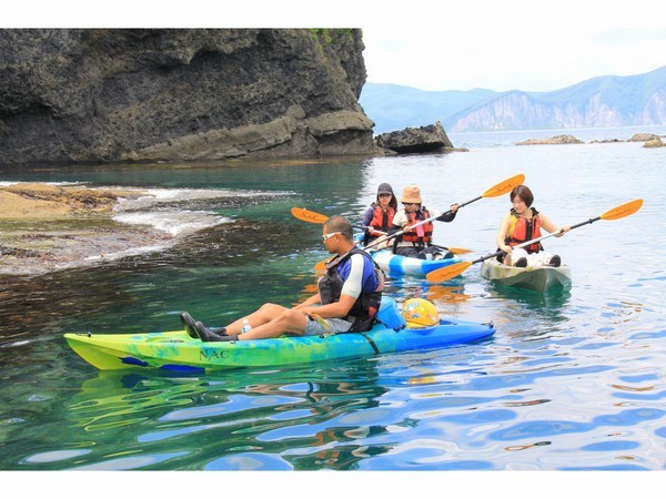 シーカヤック（ＮＡＣ）年齢や体力に関係なく誰でも気軽に海の冒険を楽しめます！