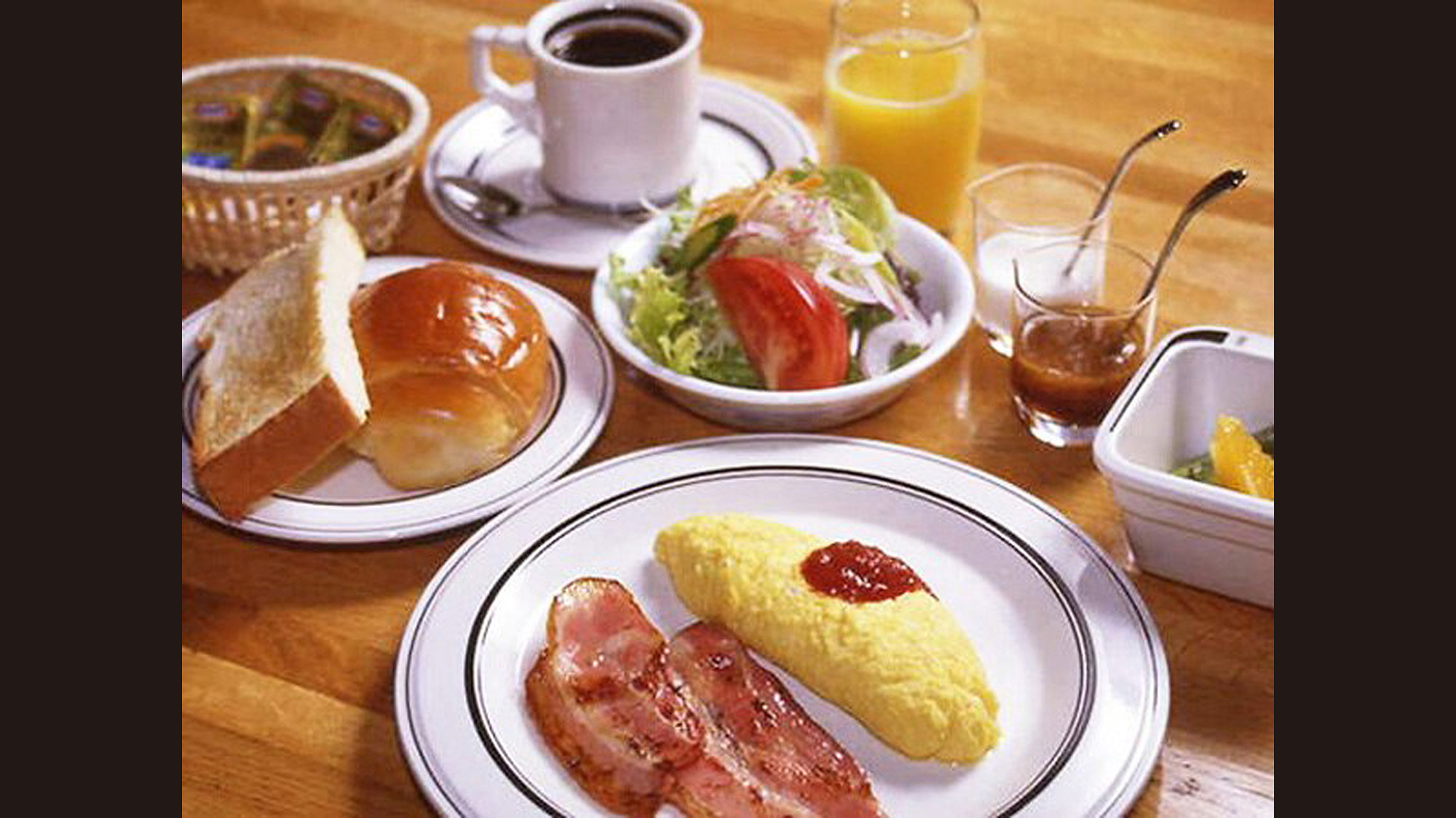 【朝食一例】洋食は付け合わせのメニューをお選びいただけます。