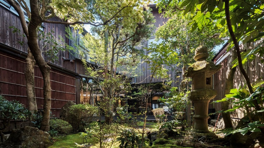 *【庭園】中庭を囲むようにして建てられた近又で四季の彩を感じて下さい。