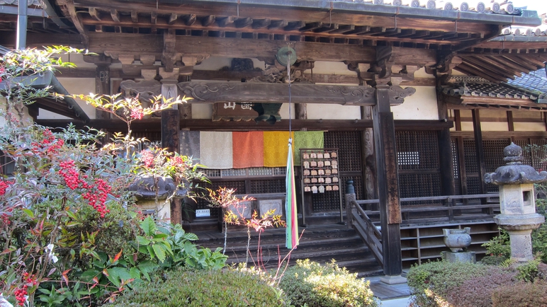 *【聖林寺】国宝十一面観音で広く知られるお寺。山門からの展望がよく、三輪山が美しく一望できる。安産祈