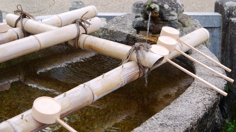 *【奈良・長谷寺の手水場】拝む前に手と口をお清めください。