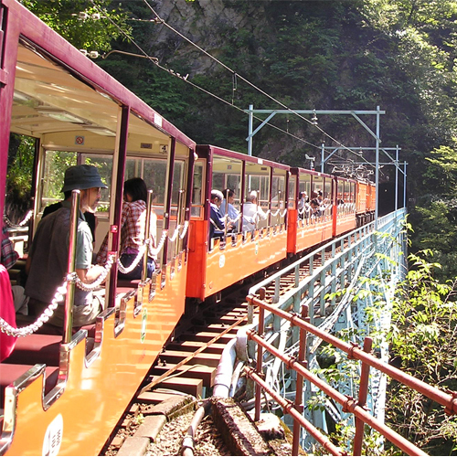 黒部峡谷トロッコ列車