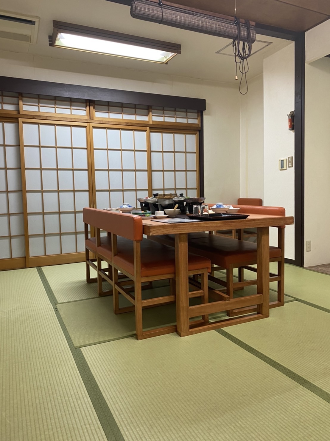 個室食