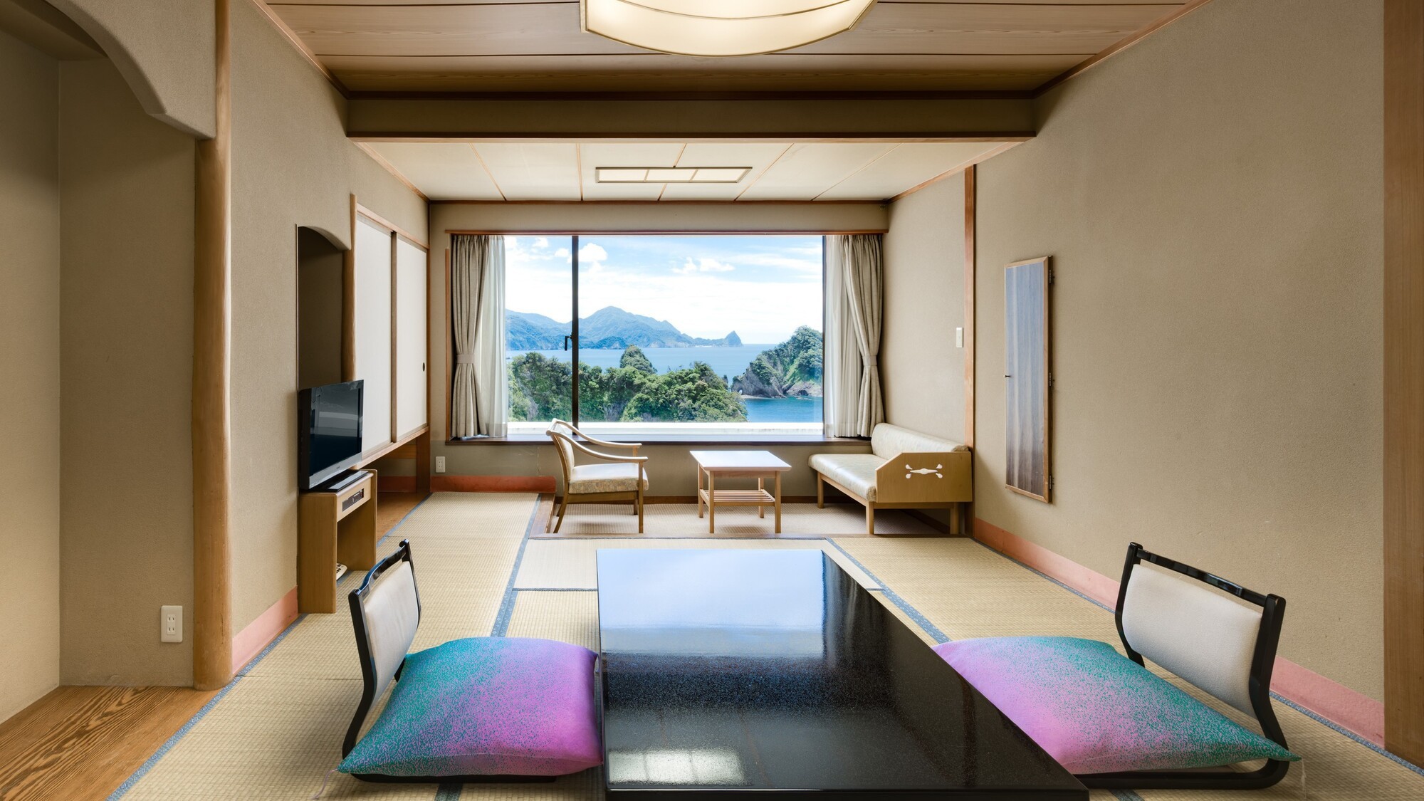 西棟 和室10畳+広縁