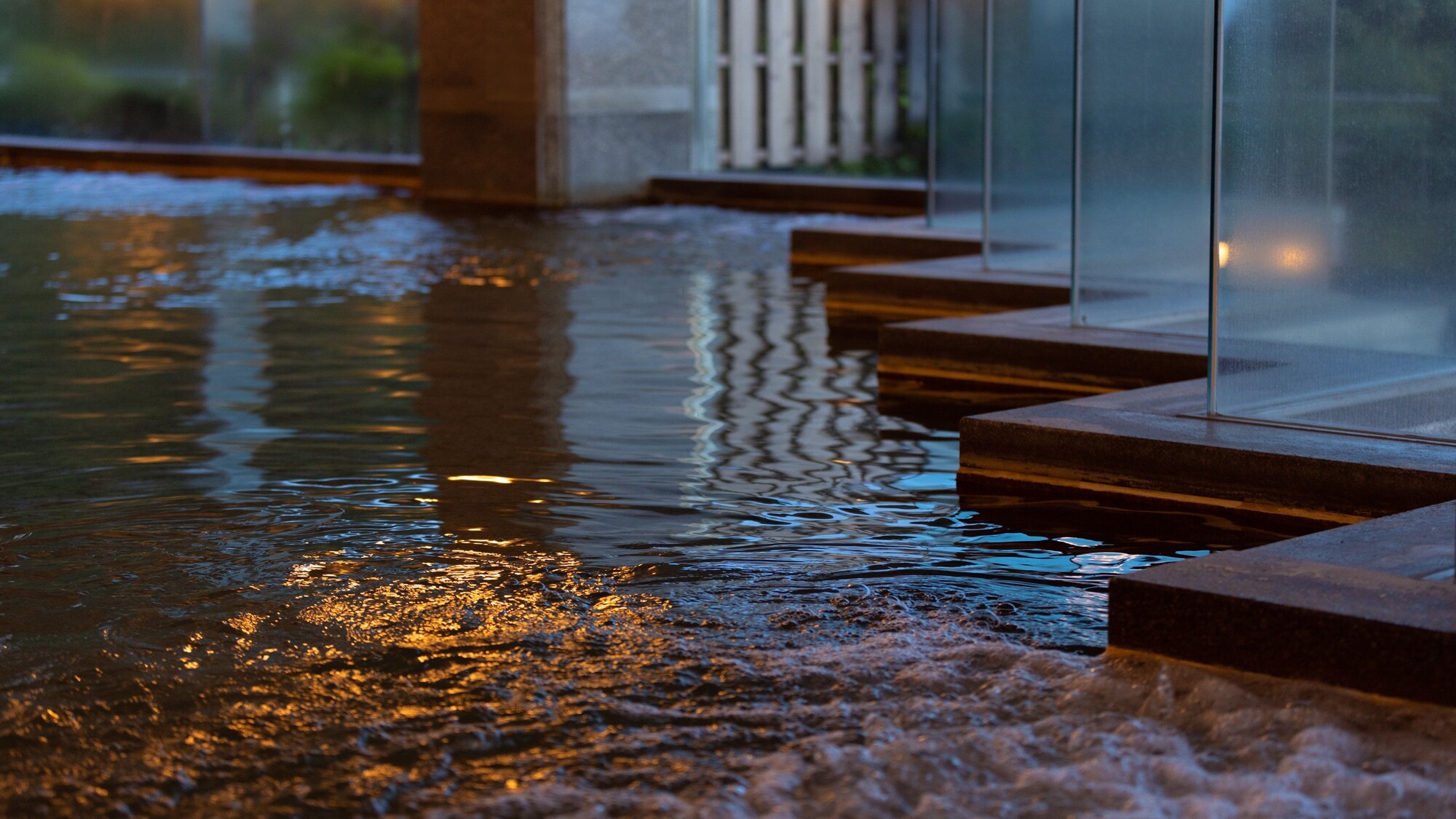 ＜温泉＞旅の醍醐味。開放的な大浴場