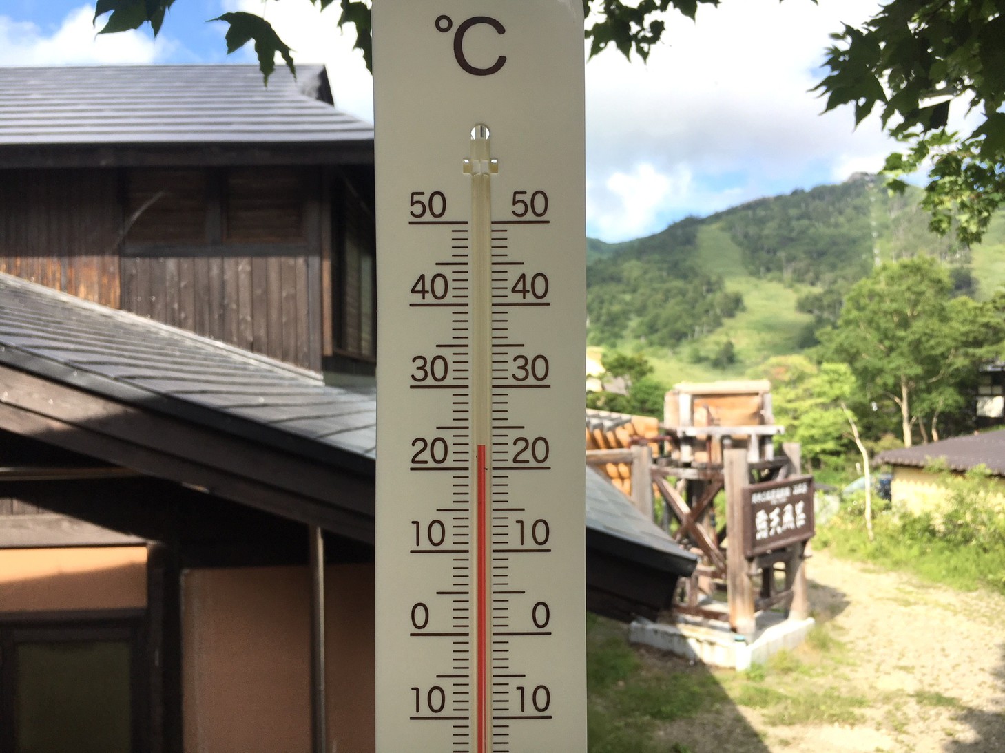 万座温泉は、平均気温22℃で大変涼しい