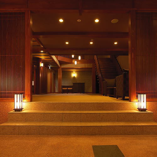 本館【入口／ロビー】