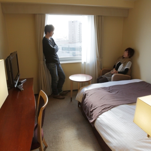 リーズナブルに泊まるならカップルに人気のセミダブル♪(幅120cmのベット1台)