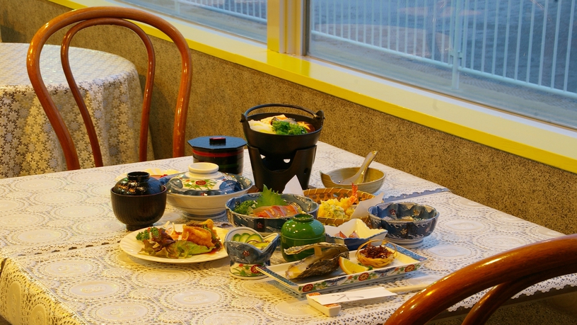 *【夕食一例】瀬戸内の海の幸と自家製食材をふんだんに使用したお料理。