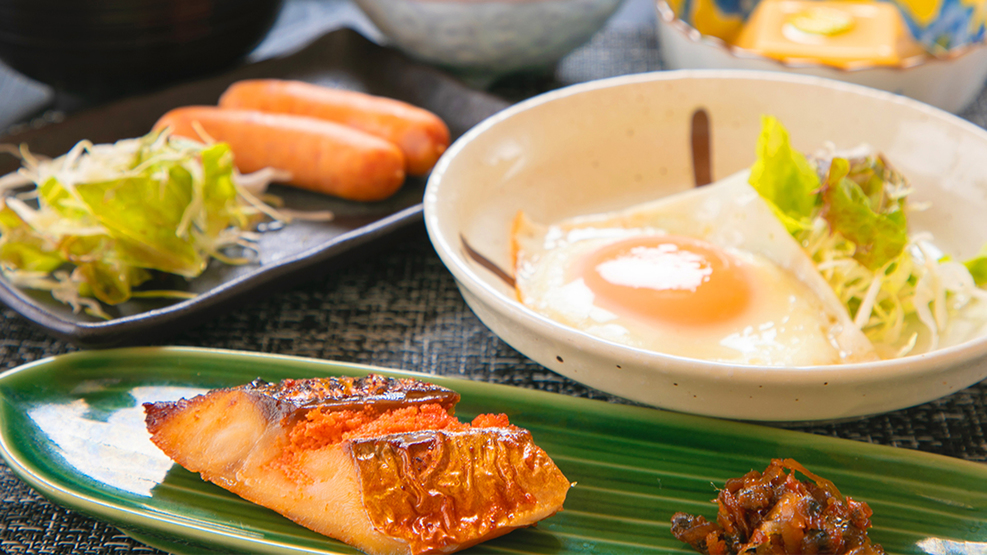 日替わり『和』朝食朝起きて香る味噌汁の匂い…;実家に帰ってきたかのようなどこか懐かしい朝食を