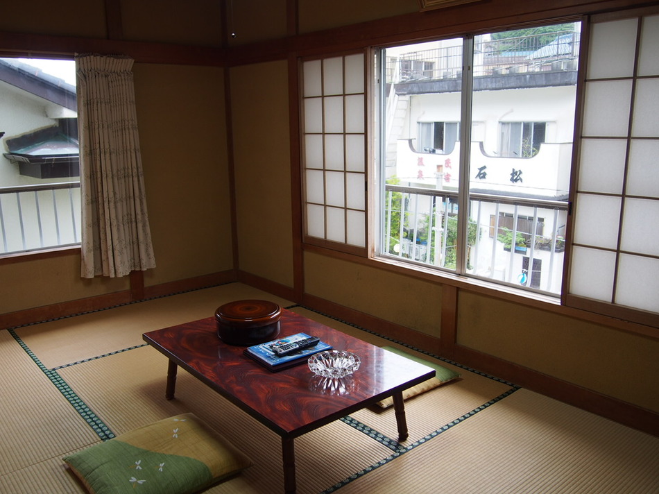 Kumomi Onsen Minshuku Kichiemon Kumomi Onsen Minshuku Kichiemon is conveniently located in the popular Matsuzaki area. The property has everything you need for a comfortable stay. Facilities like free Wi-Fi in all rooms are readily 