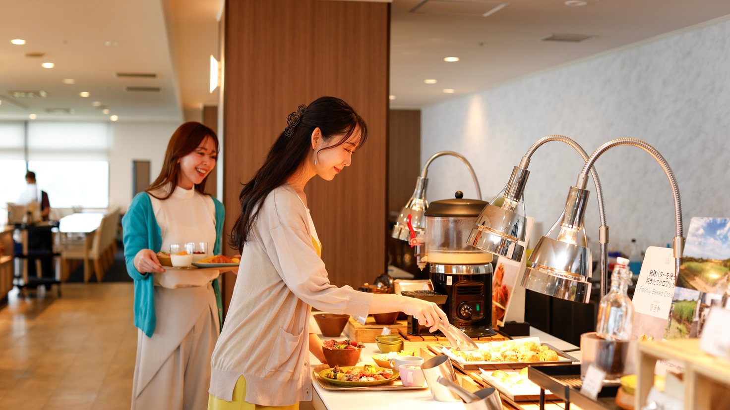 和洋の美味しさを自由にセレクト。旅先の朝は、ちょっと贅沢に。