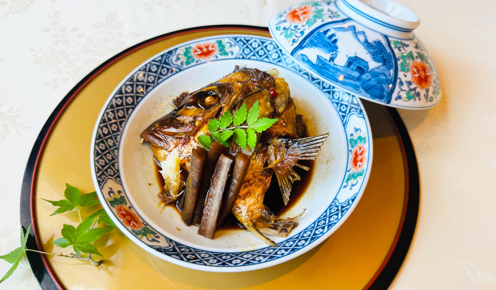 2階 和食処 若潮「鯛の荒煮」