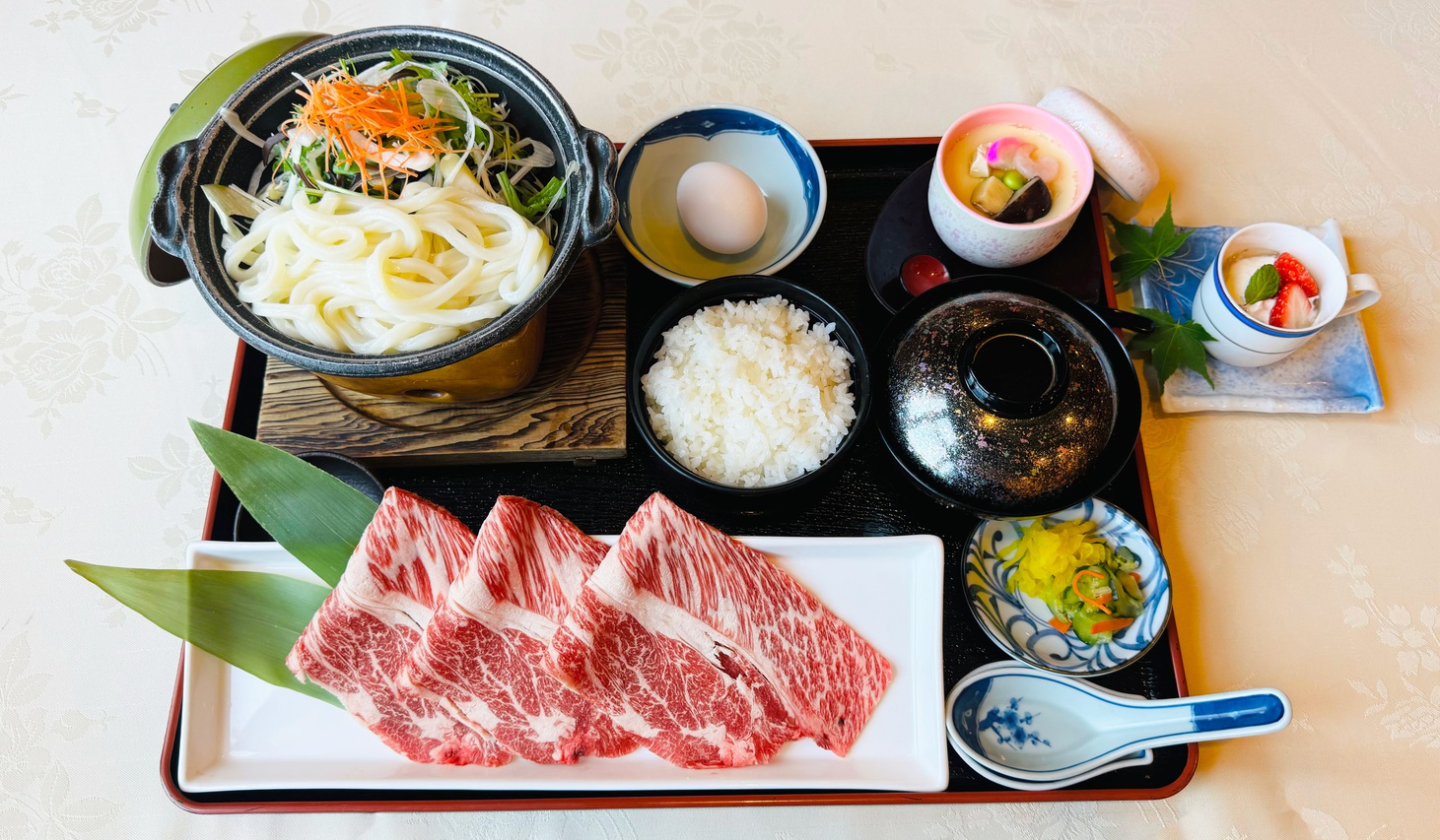 2階 和食処 若潮 「黒毛和牛すき焼き膳」3，500円※ランチのみの提供