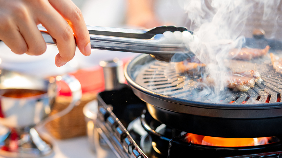 ホテル1F「カーレント」のテラスにて10月末までBBQを実施しております。