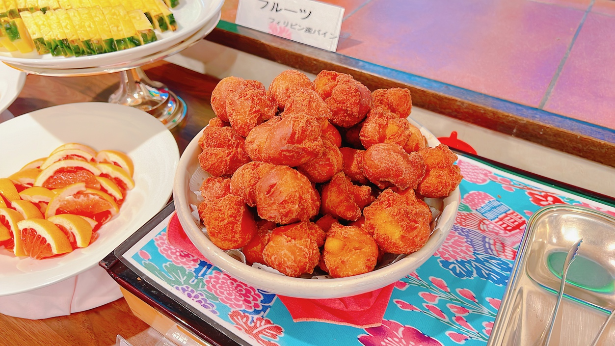 朝食のサーターアンダギー（例）