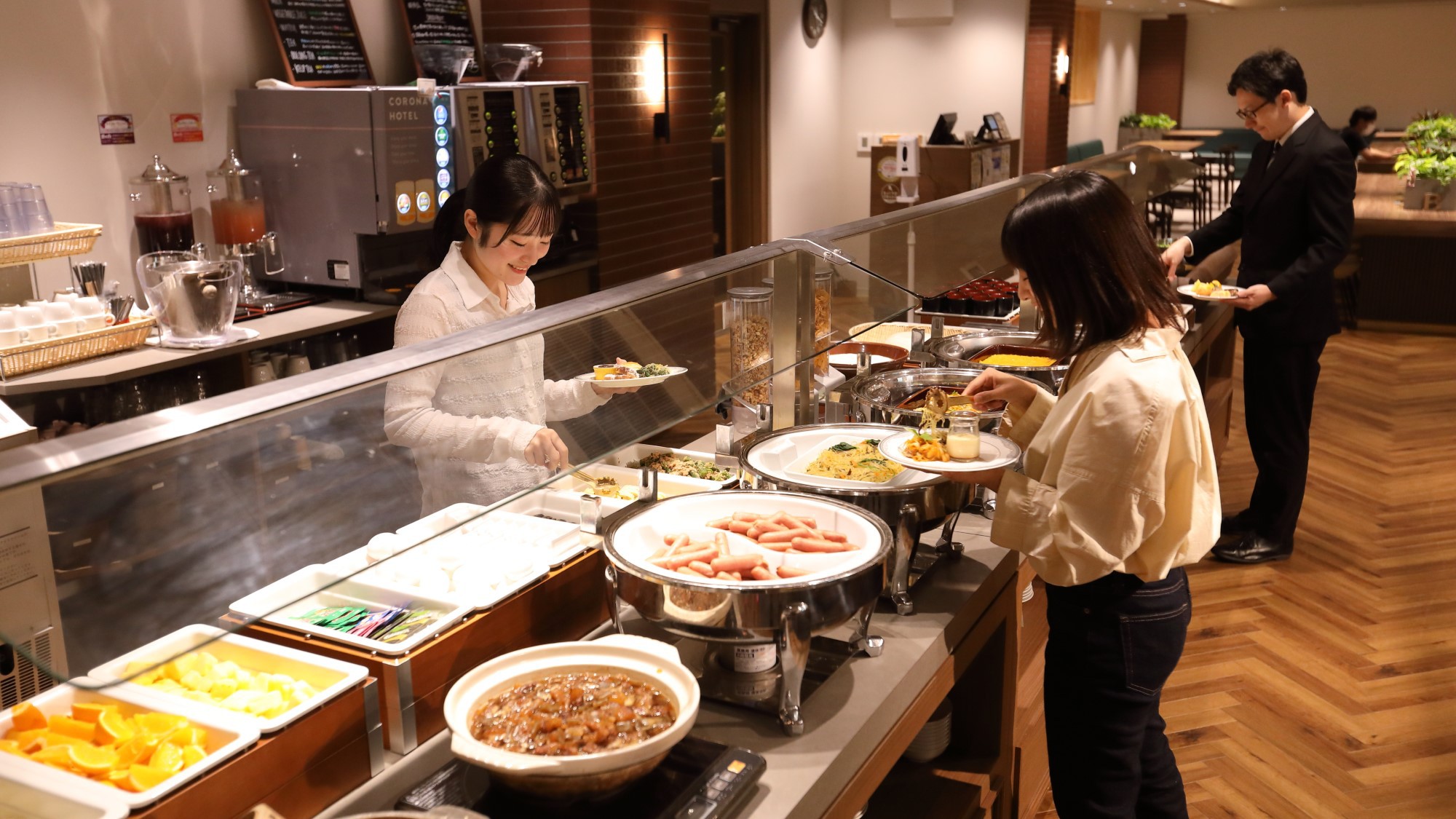 当館自慢の朝食バイキング！関西だからこその味や当館でしか食べられないオリジナル料理がたくさん。