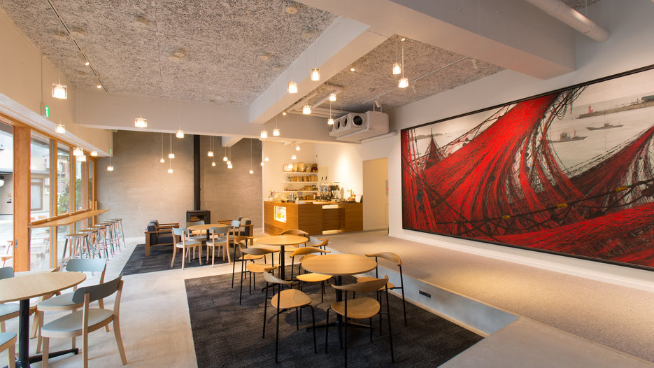 UTSUROI1階のカフェスペース