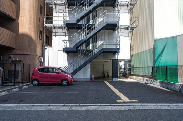 ホテル新館側駐車場