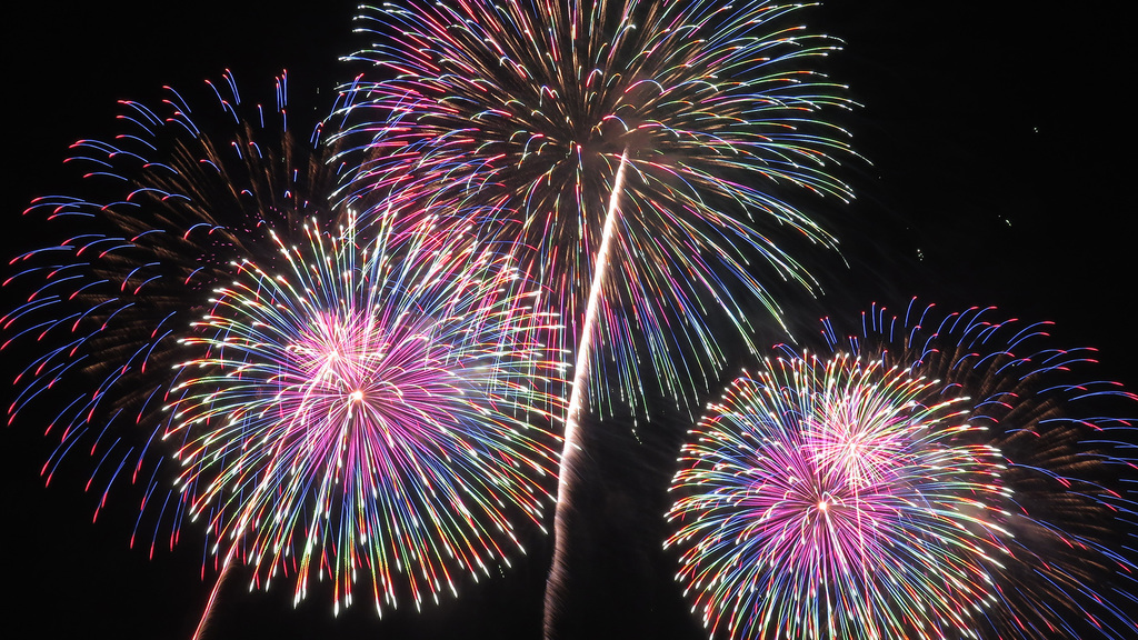 【観光】当館より6分程で、神明の大花火大会です。毎年8月7日2万発！夜空を彩ります