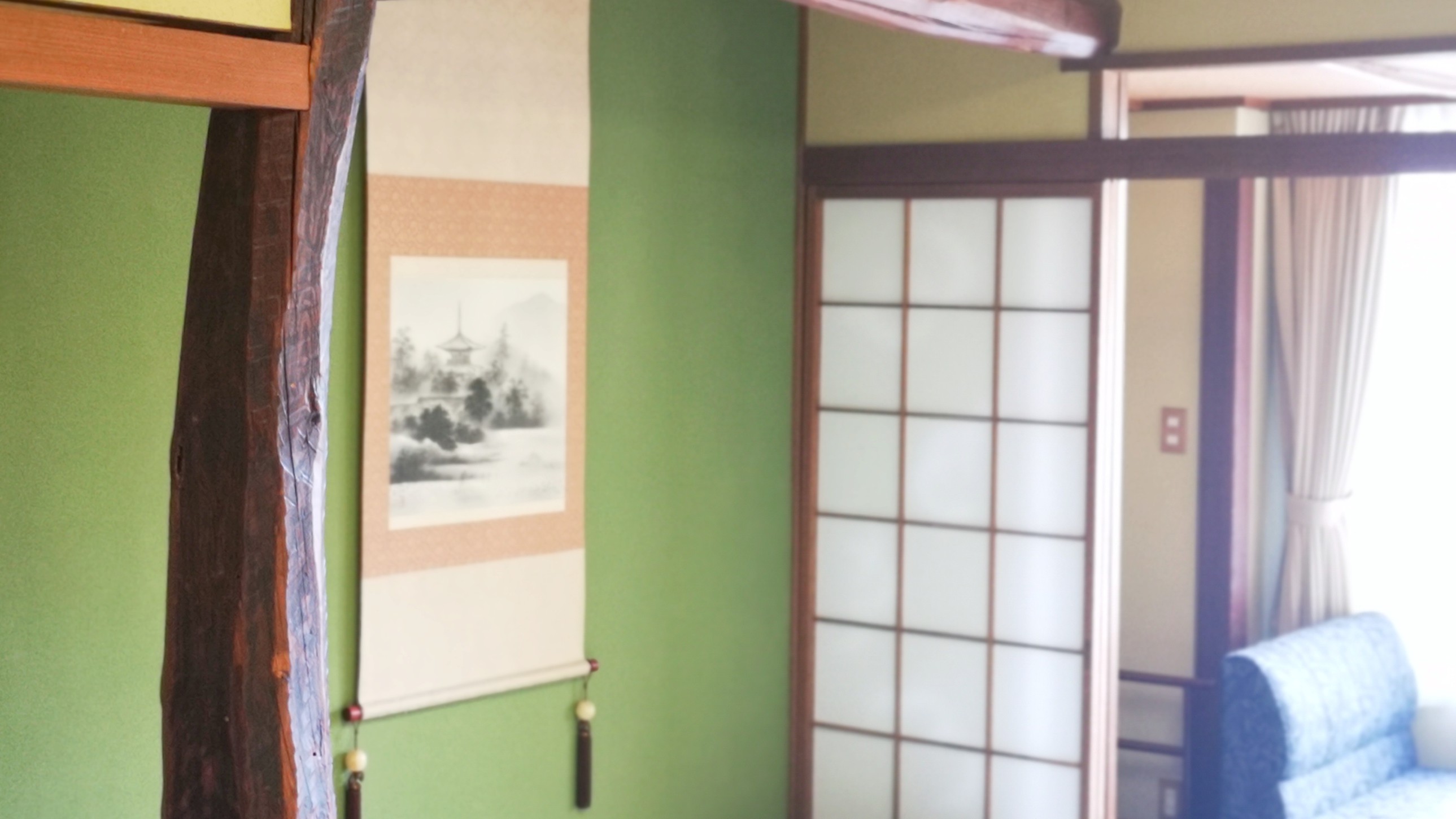 一般和室に飾られる絵画や掛け軸に和室の味わいを感じてください
